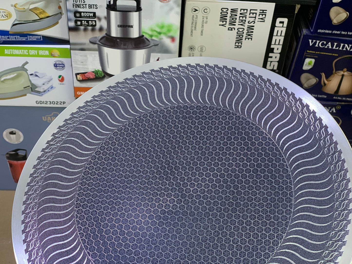 Laser coating Portable Plastic Handle tawa