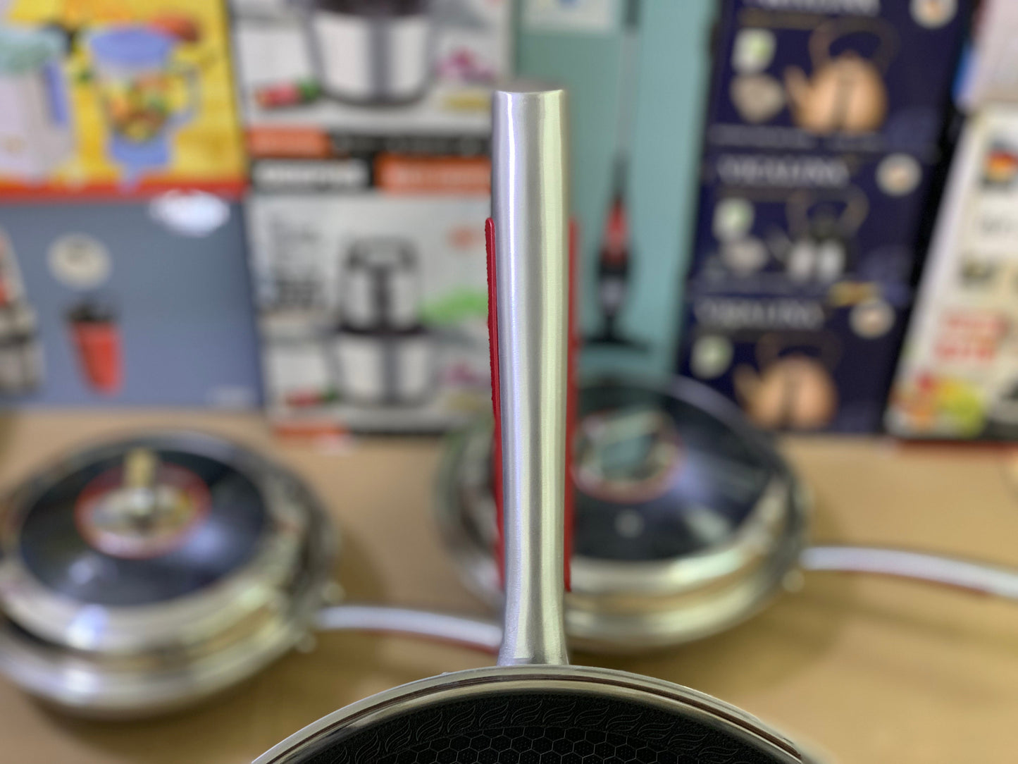 Laser coating honeycomb pattern Woks / deep frypan