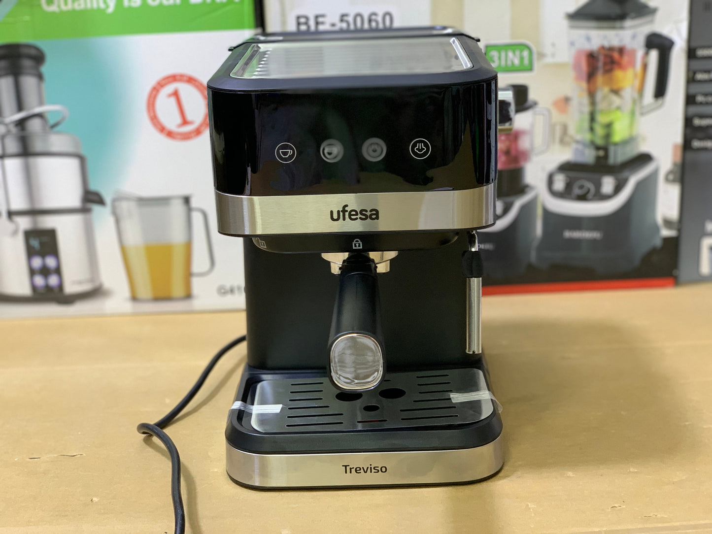 Ufesa Brand Coffee and Espresso Maker 1050w and 1.5L Stainless Steel