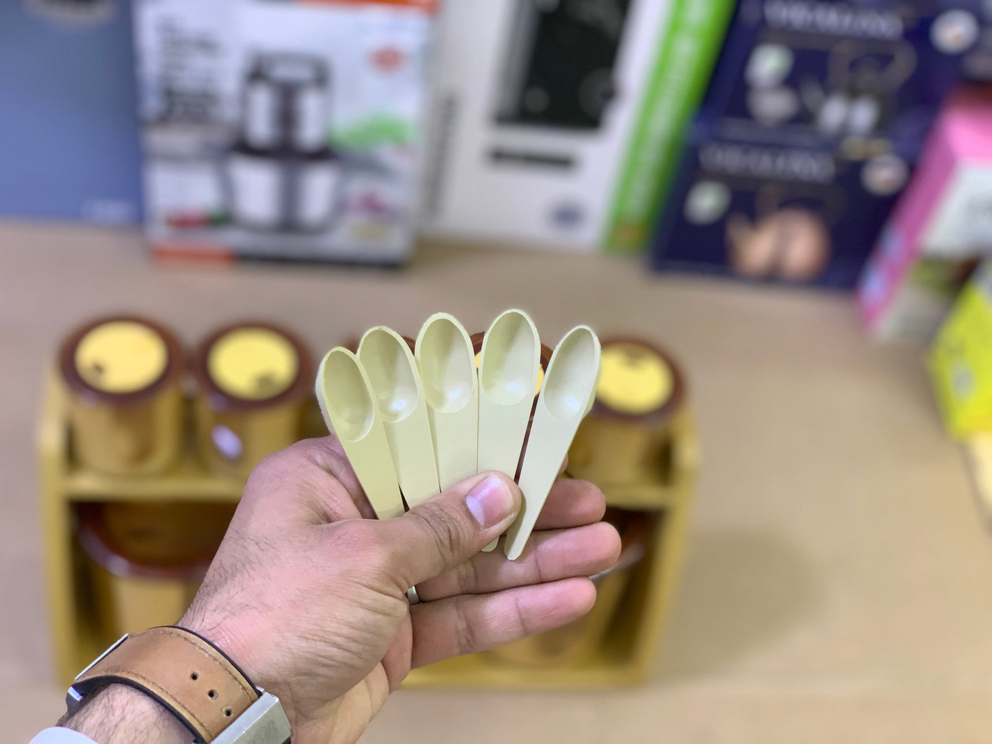 8 Pieces Plastic Portable Spice Organizer with measuring spoon