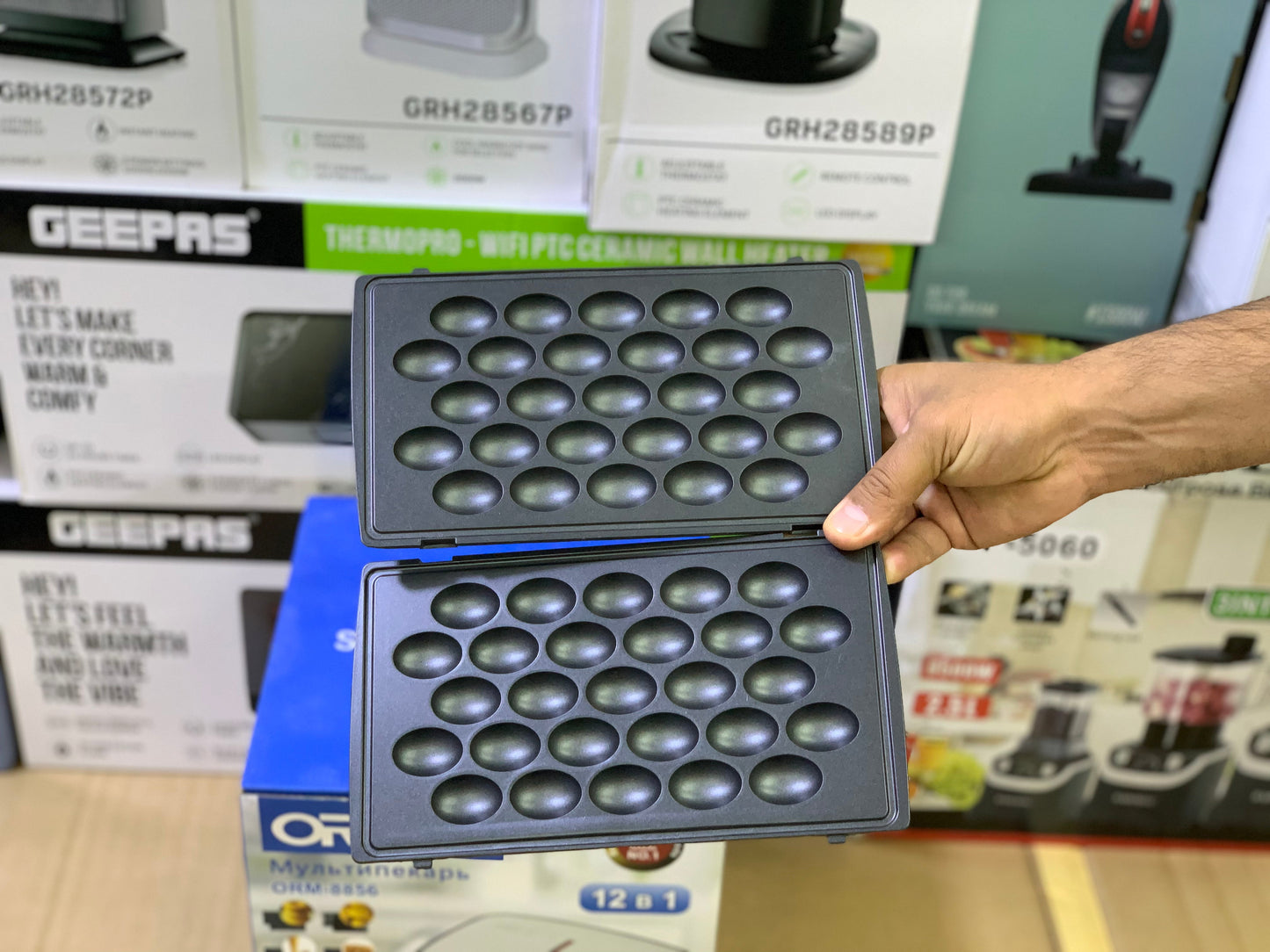 Orvica brand sandwich 2000 watt and Easy to Clean nonstick plates