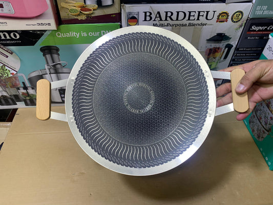 Laser Coating tawa with wooden handles
