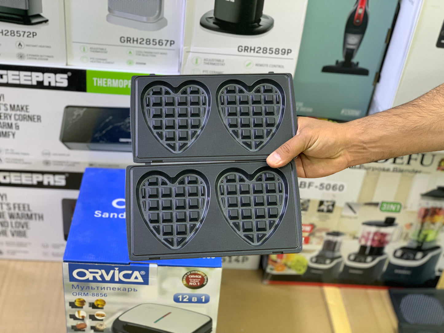 Orvica brand sandwich 2000 watt and Easy to Clean nonstick plates