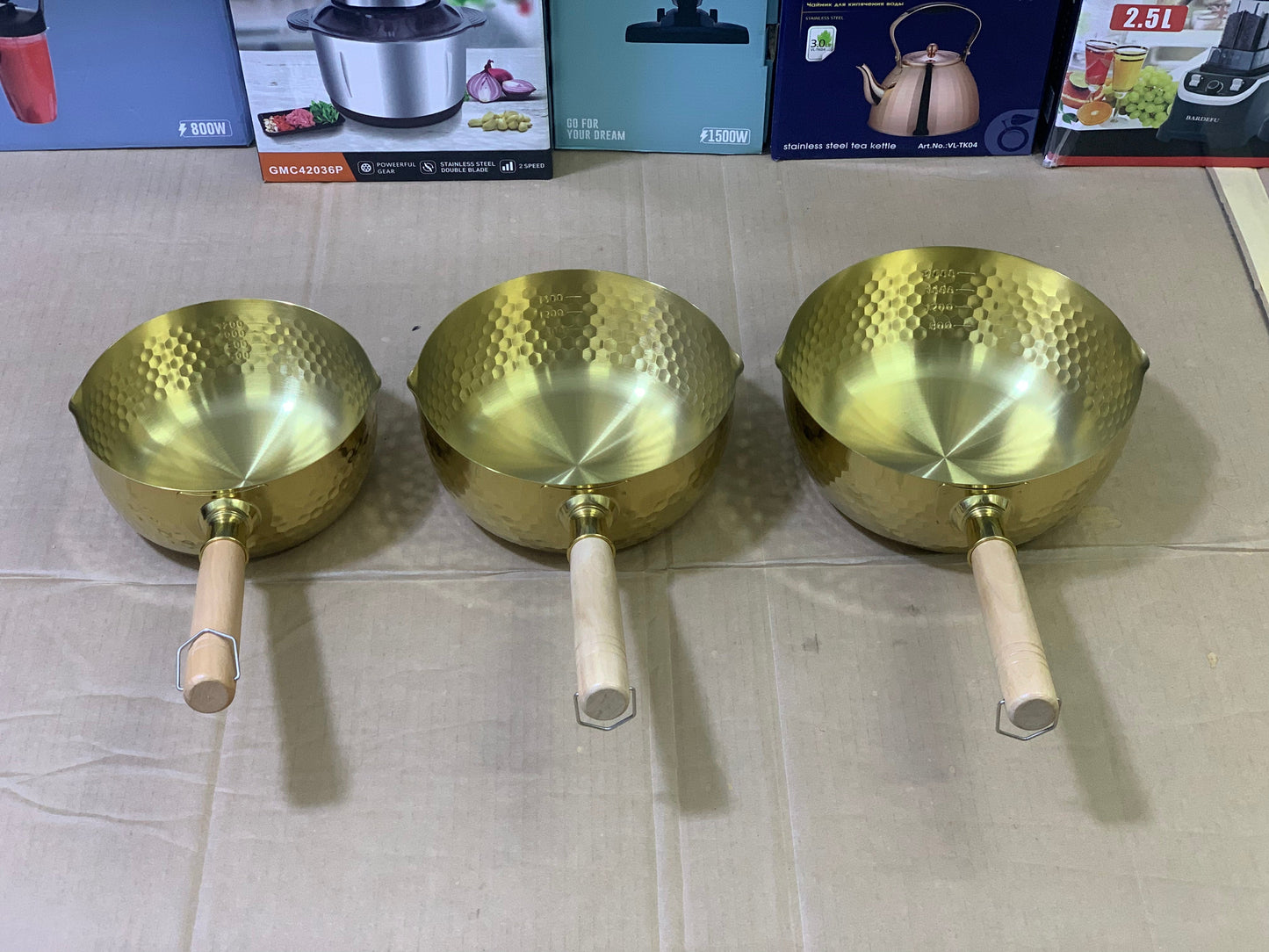 Japani sauce pan Golden with wooden handle stainless Steel