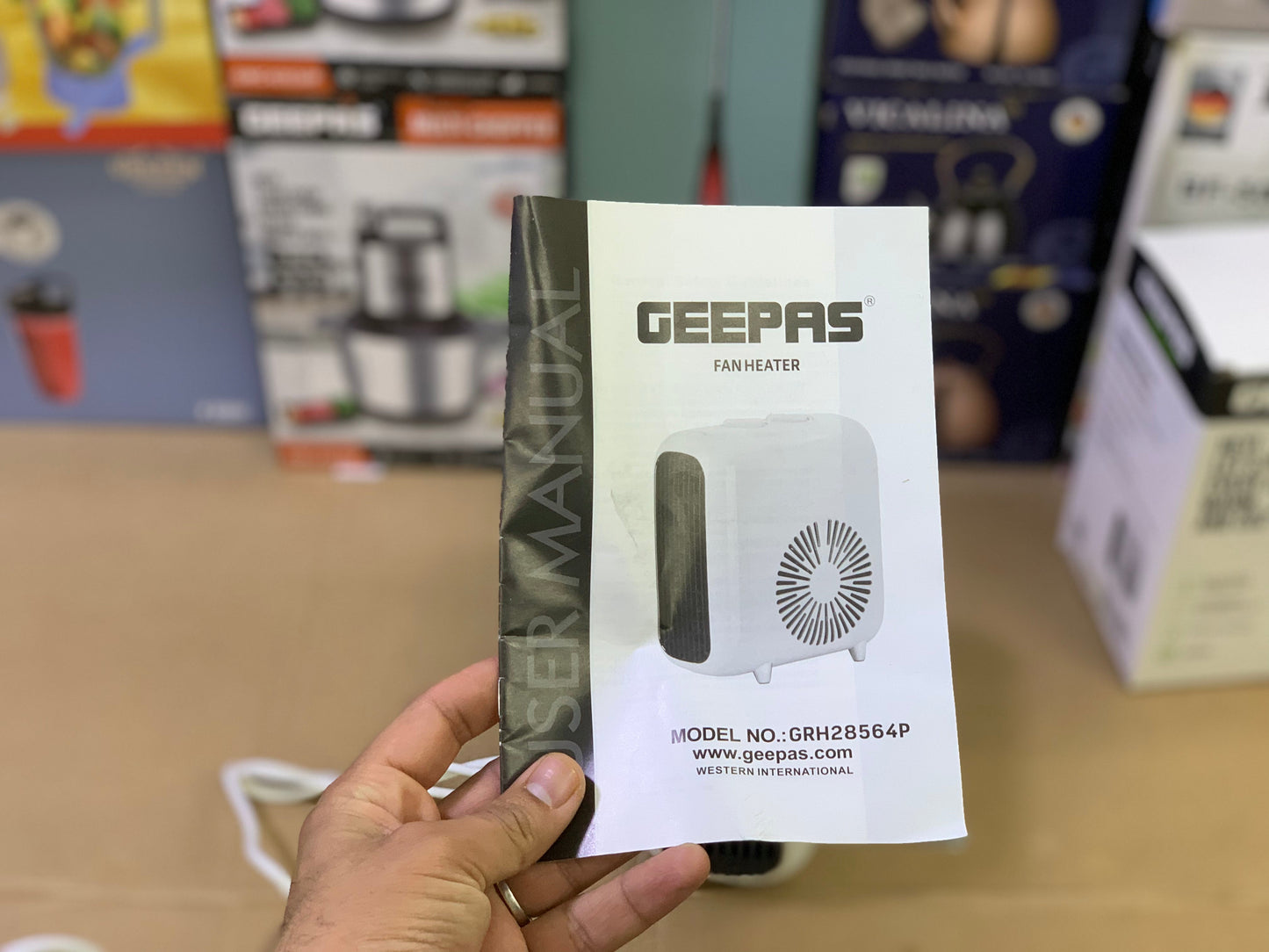 Geepas brand fan heater 2000 watt | Blower