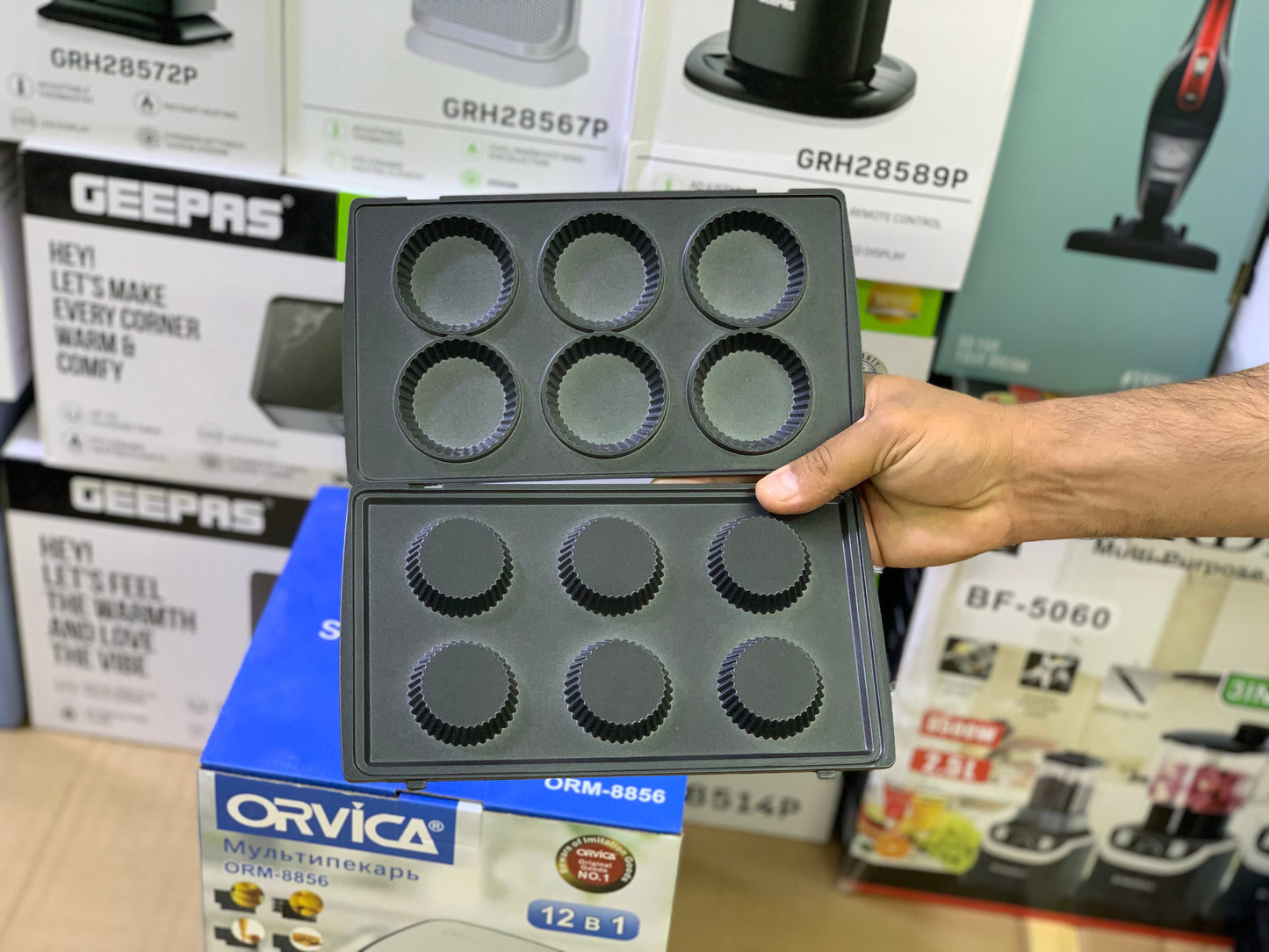 Orvica brand sandwich 2000 watt and Easy to Clean nonstick plates