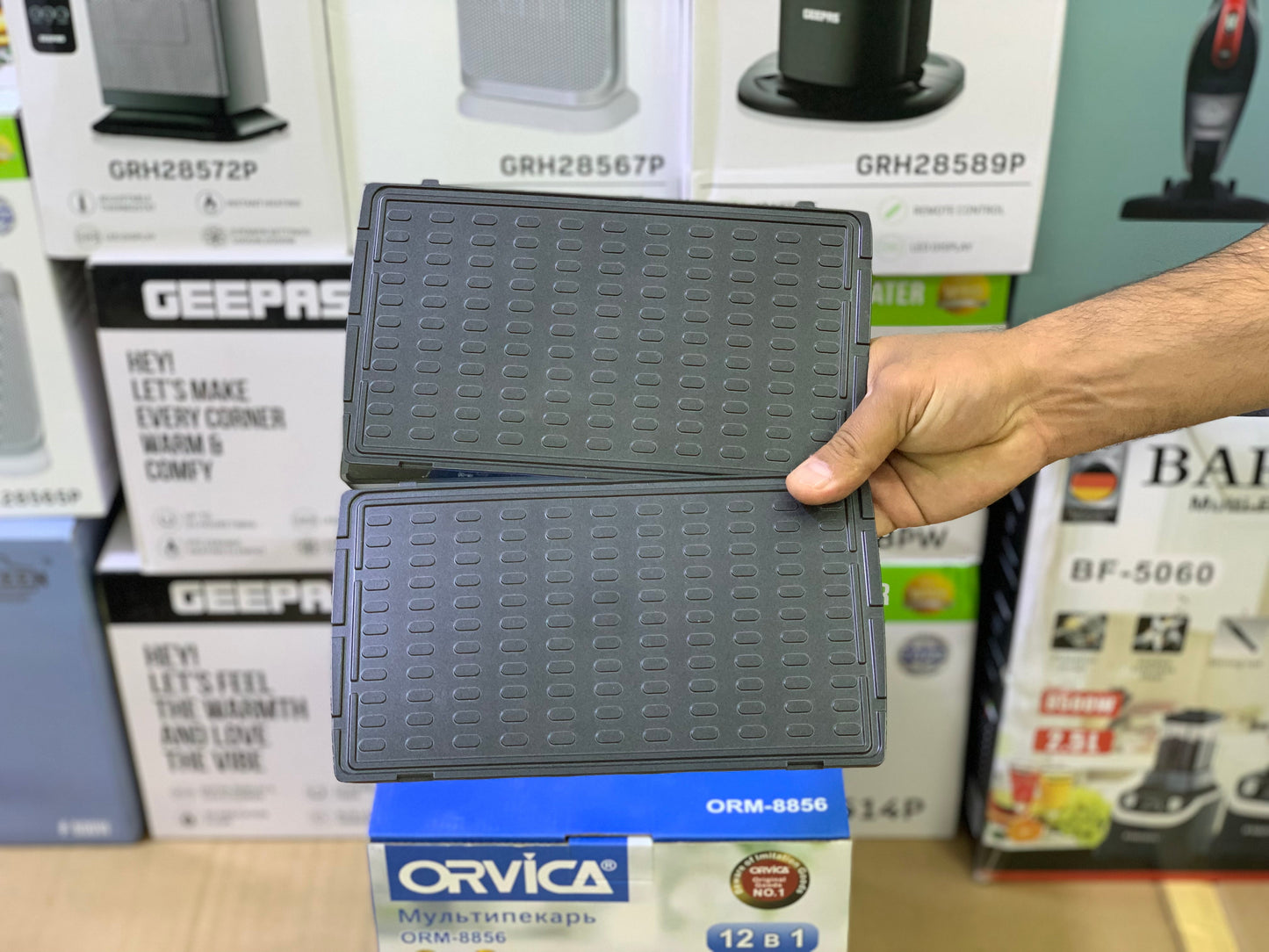 Orvica brand sandwich 2000 watt and Easy to Clean nonstick plates