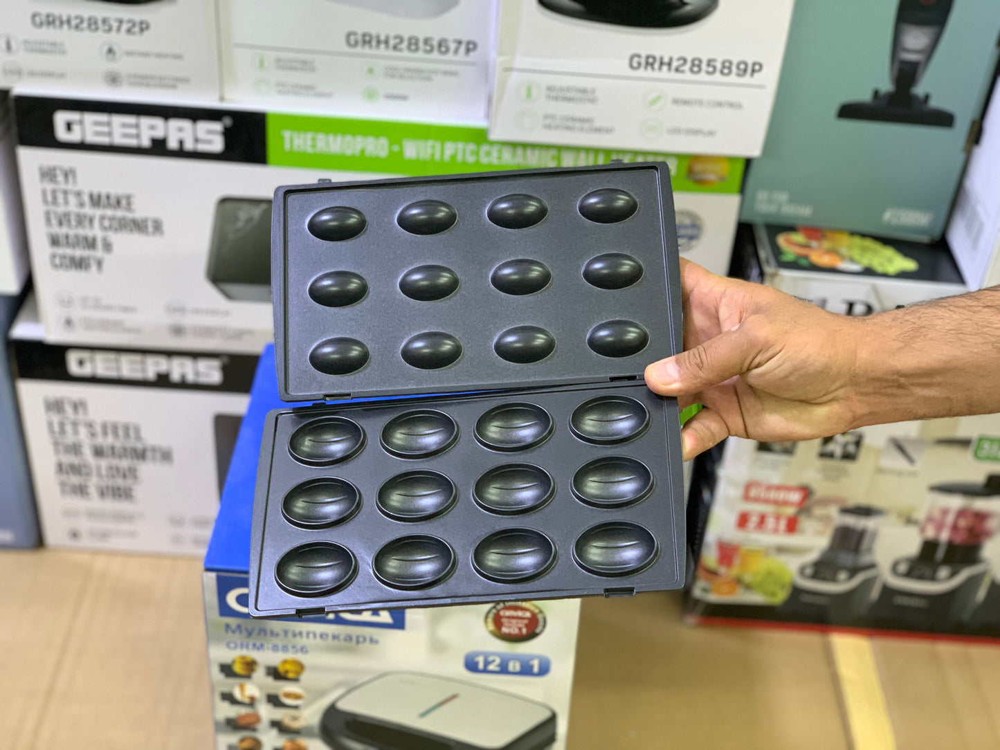 Orvica brand sandwich 2000 watt and Easy to Clean nonstick plates