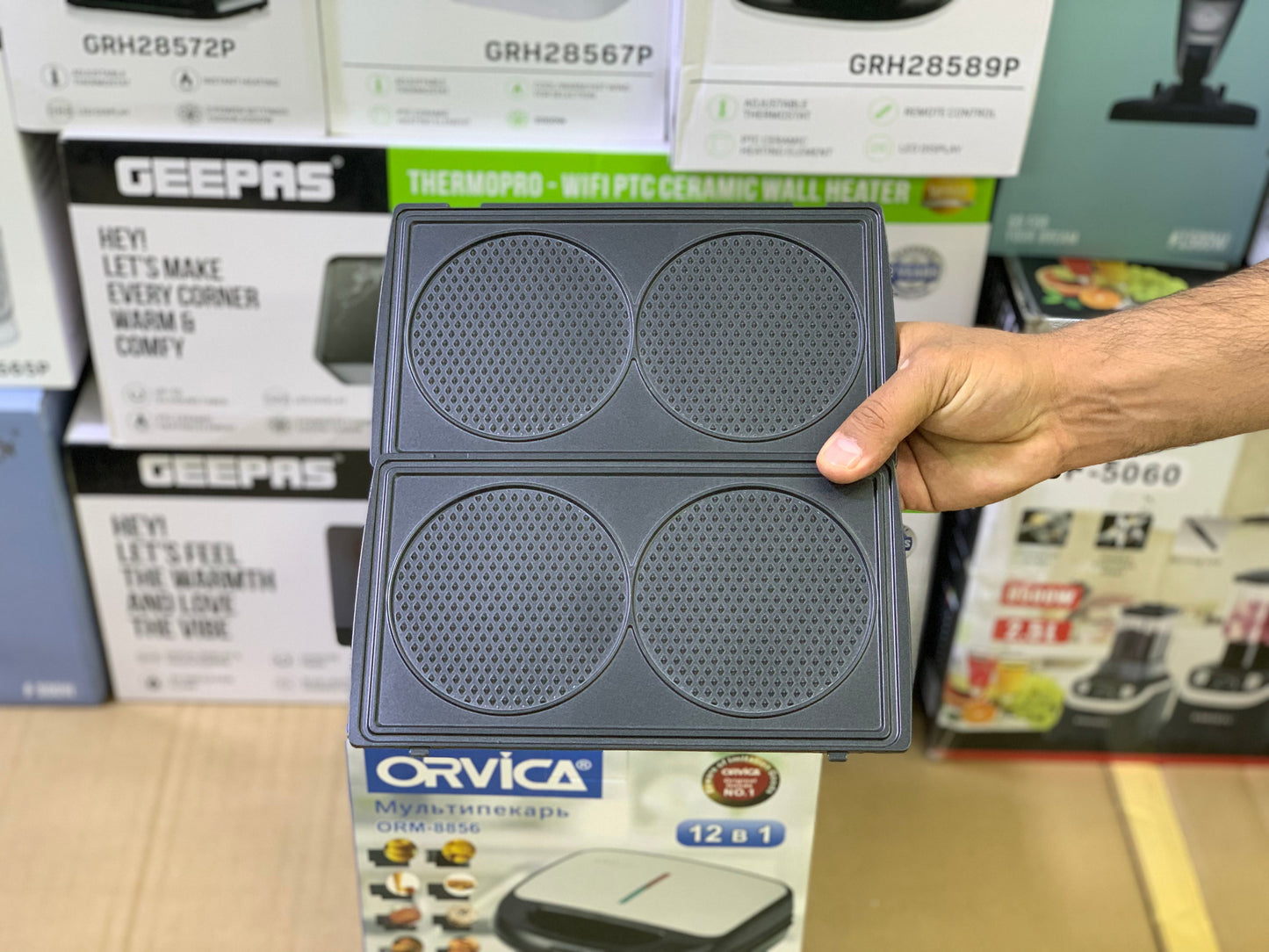 Orvica brand sandwich 2000 watt and Easy to Clean nonstick plates