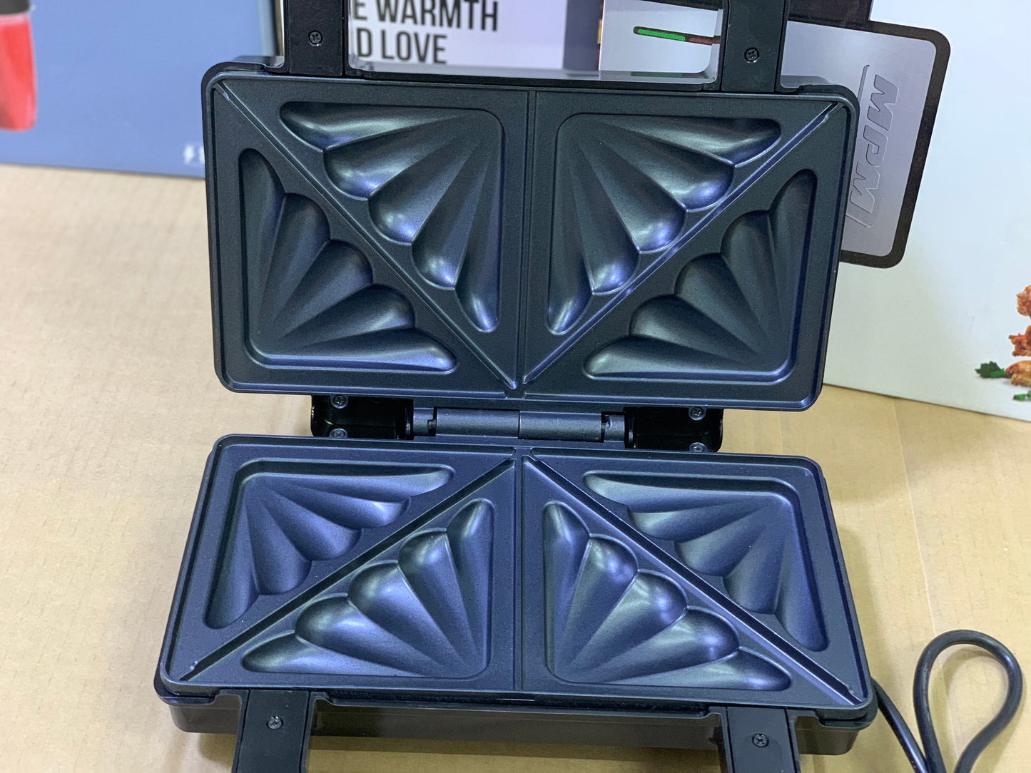 MPM Brand Sandwich Maker 1000 watt and pure nonstick easy to Clean plates